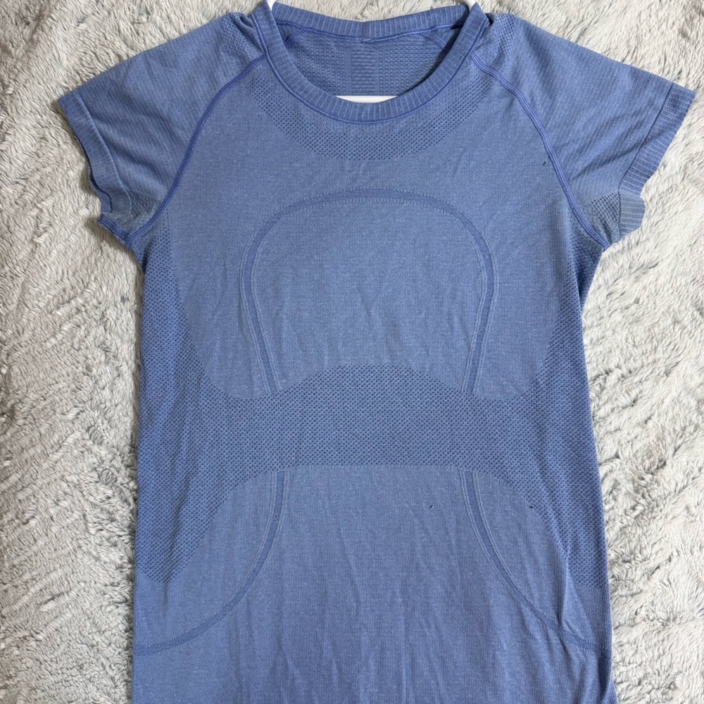 Lululemon Swiftly Tee in Blue